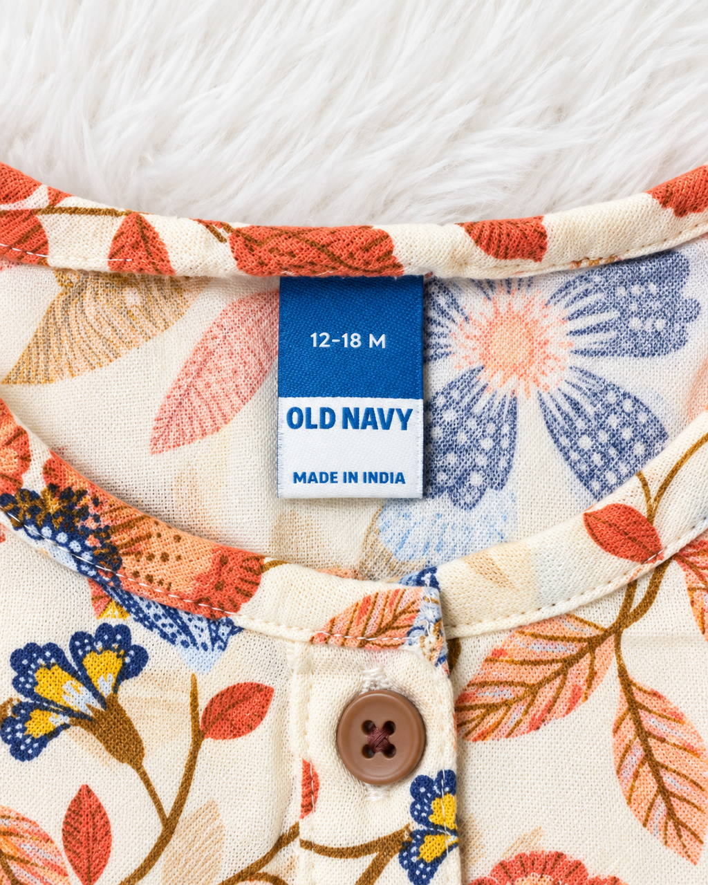 Old Navy size 12 to 18 months garment label