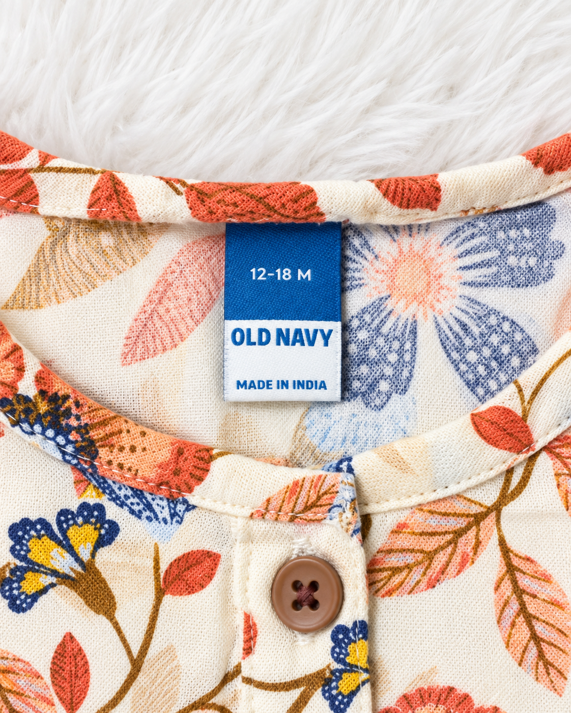 Old Navy size 12 to 18 months garment label